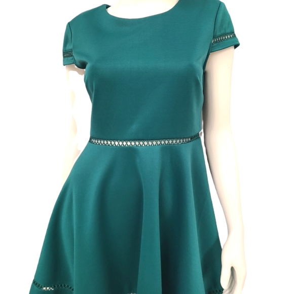 Francesca's Green Fit and Flair Dress Size Medium - Picture 4 of 8